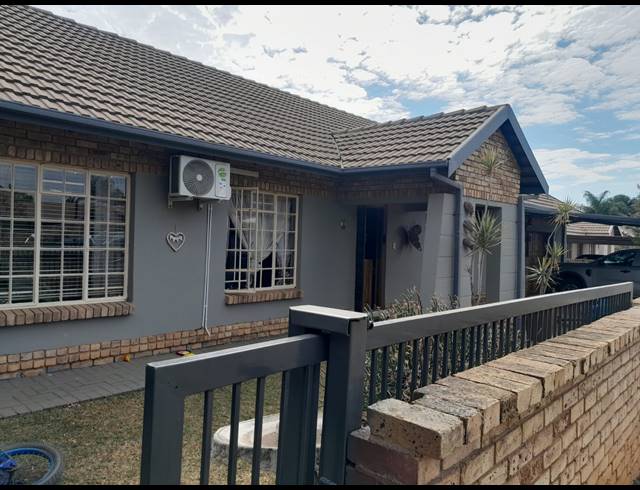 4 BEDROOM HOUSE FOR SALE IN WATERVAL EAST